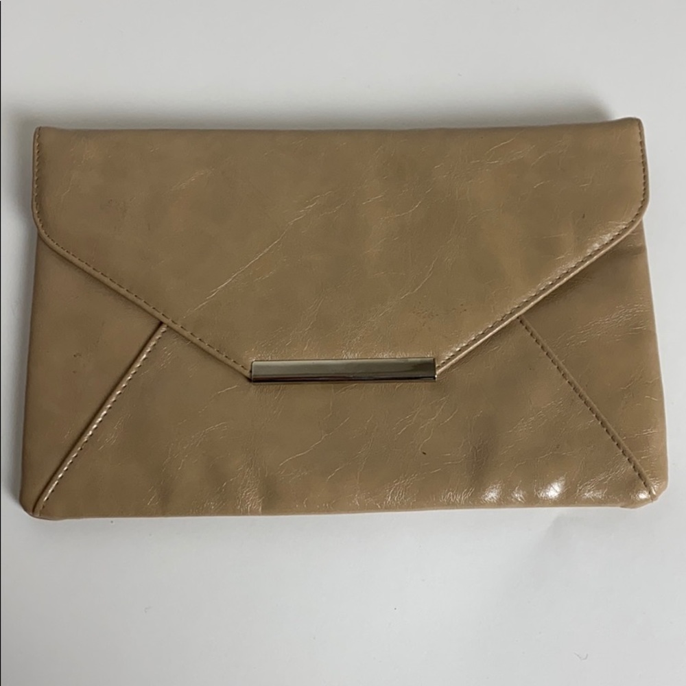 Clutch tan nude color